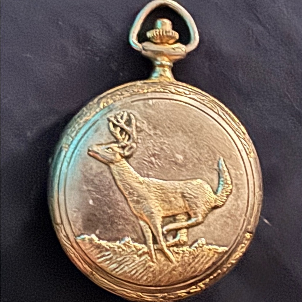 Majestic Gold Classic Watch Whitetail Deer Timeless Design Doesn’t work